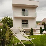 White House Iris Napoca - 5 Apartament *