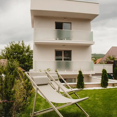 White House Iris Napoca - 5 Apartment *